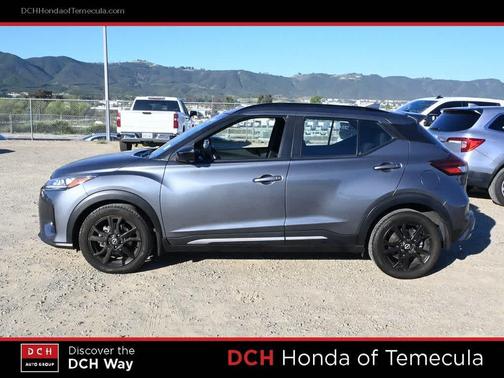 2022 Nissan Kicks SR