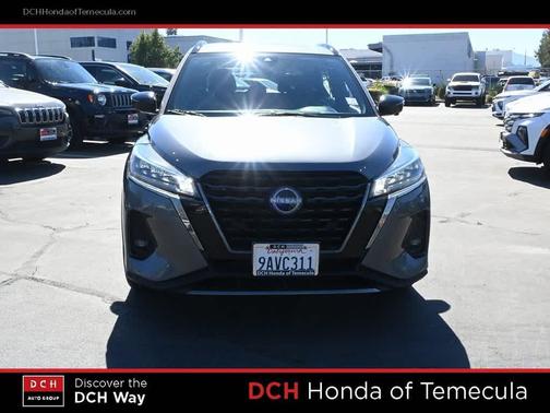 2022 Nissan Kicks SR