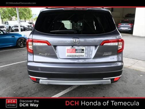 2022 Honda Pilot Touring 8-Passenger