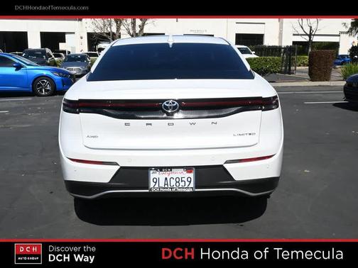 Oxygen White 2023 Toyota Crown Limited