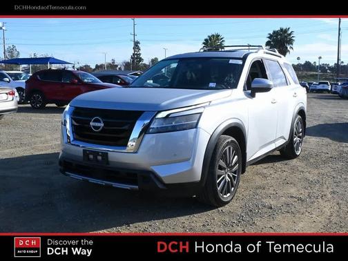 2024 Nissan Pathfinder SL FWD
