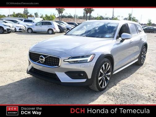 2024 Volvo V60 Cross Country B5 Ultimate