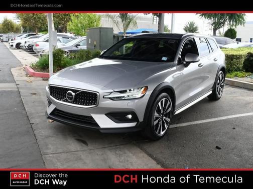 2024 Volvo V60 Cross Country B5 Ultimate