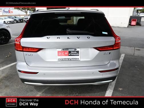 2024 Volvo V60 Cross Country B5 Ultimate