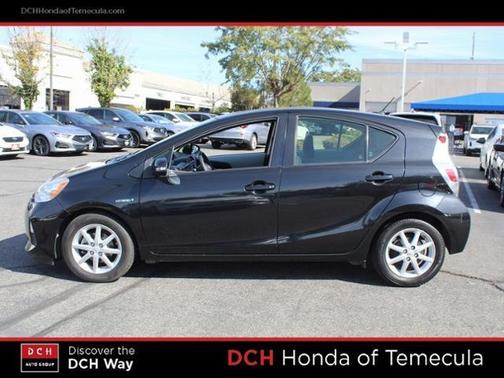 Photo 4 of 24 of 2013 Toyota Prius c Three