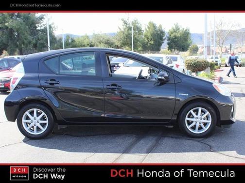 Photo 5 of 24 of 2013 Toyota Prius c Three