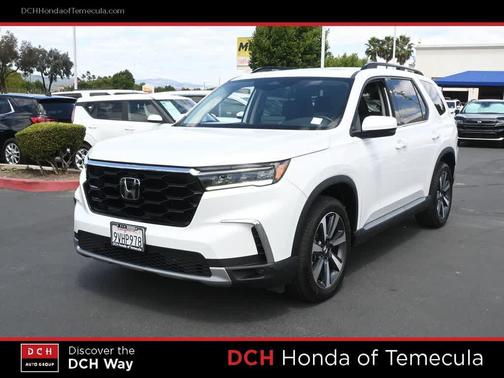 Platinum White Pearl 2025 Honda Pilot Touring 8-Passenger