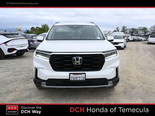 Platinum White Pearl 2025 Honda Pilot Touring 8-Passenger