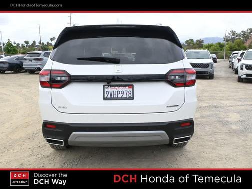 Platinum White Pearl 2025 Honda Pilot Touring 8-Passenger