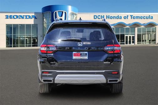 2025 Honda Pilot Touring 8-Passenger