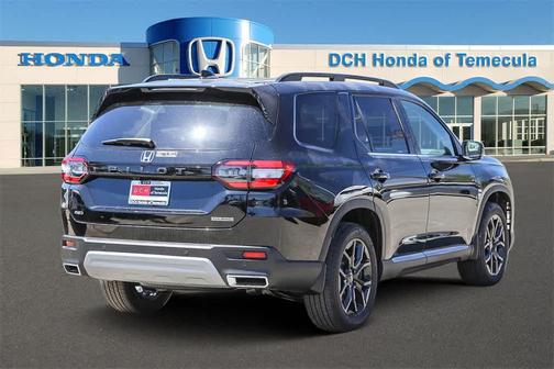 2025 Honda Pilot Touring 8-Passenger