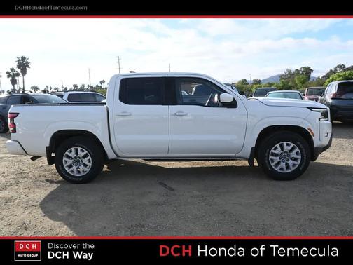 Glacier White 2022 Nissan Frontier SV