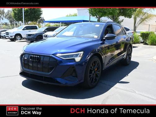 Navarra Blue Metallic 2022 Audi e-tron Chronos