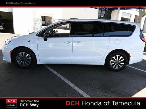 2024 Chrysler Pacifica Hybrid Select