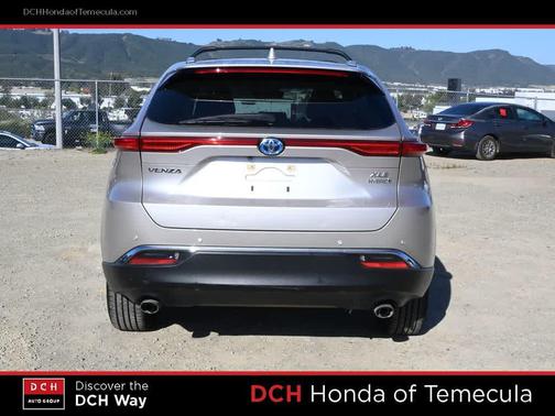 Titanium Glow 2022 Toyota Venza XLE