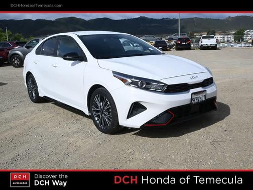 Snow White Pearl 2024 Kia Forte GT-Line