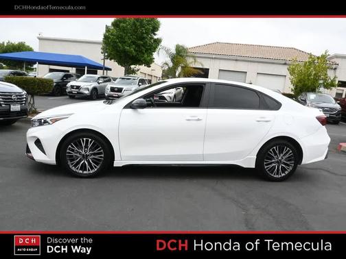 Snow White Pearl 2024 Kia Forte GT-Line