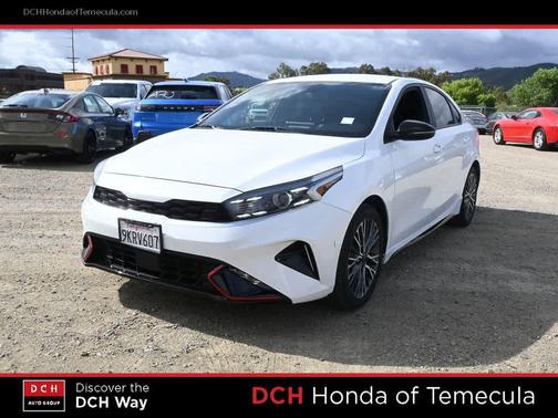 Snow White Pearl 2024 Kia Forte GT-Line