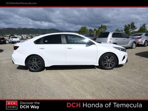 Snow White Pearl 2024 Kia Forte GT-Line