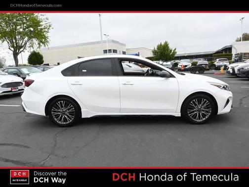 Snow White Pearl 2024 Kia Forte GT-Line