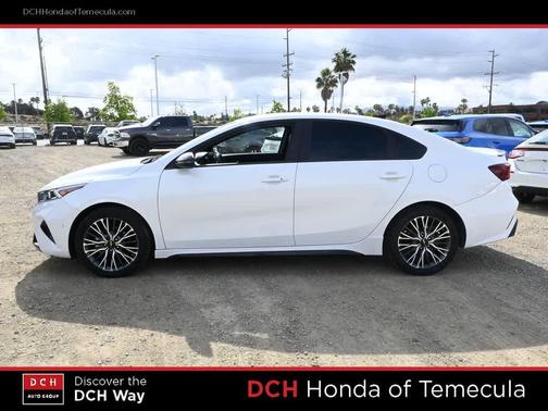 Snow White Pearl 2024 Kia Forte GT-Line