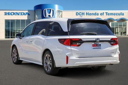 Platinum White Pearl 2026 Honda Odyssey Touring
