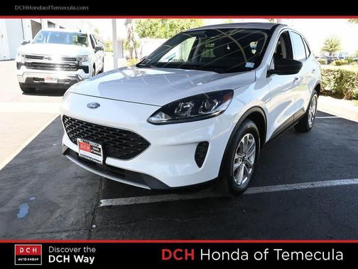 Oxford White 2022 Ford Escape SE