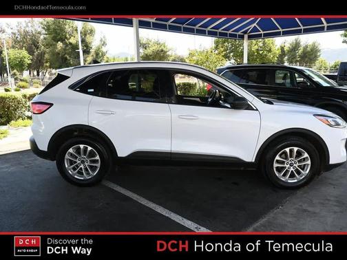 Oxford White 2022 Ford Escape SE