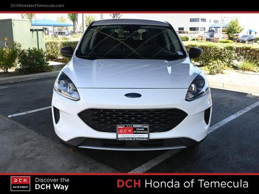 Oxford White 2022 Ford Escape SE