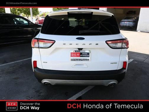 Oxford White 2022 Ford Escape SE