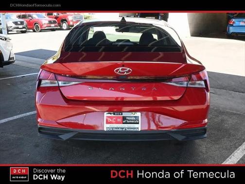2022 Hyundai ELANTRA SE