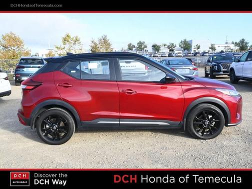 2023 Nissan Kicks SR
