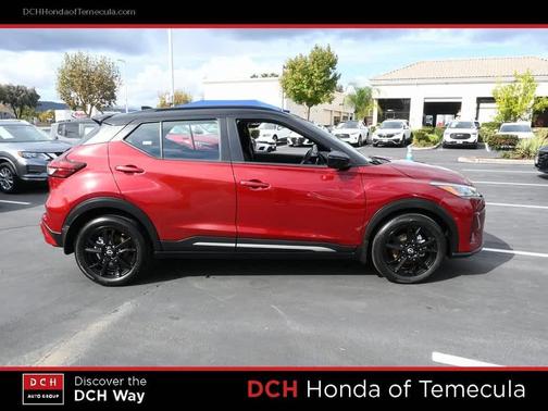 2023 Nissan Kicks SR