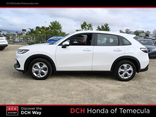 Platinum White Pearl 2025 Honda HR-V LX