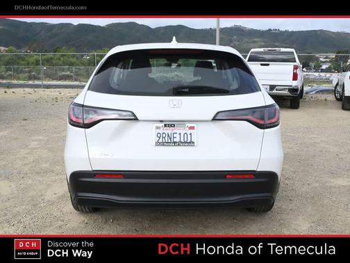 Platinum White Pearl 2025 Honda HR-V LX