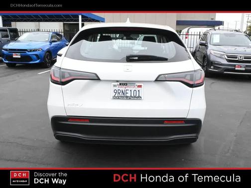 Platinum White Pearl 2025 Honda HR-V LX