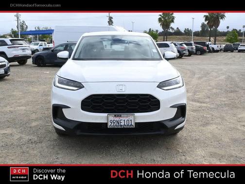 Platinum White Pearl 2025 Honda HR-V LX