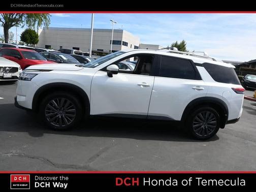 2022 Nissan Pathfinder SL 2WD