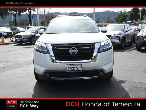 2022 Nissan Pathfinder SL 2WD