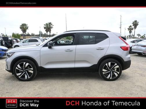 Silver Dawn Metallic 2023 Volvo XC40 B5 Ultimate Dark Theme