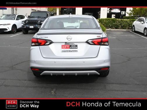 Brilliant Silver Metallic 2024 Nissan Versa 1.6 S