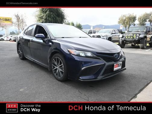 2022 Toyota Camry SE