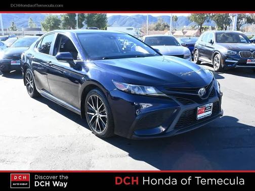 2022 Toyota Camry SE