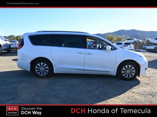 2018 Chrysler Pacifica Touring-L