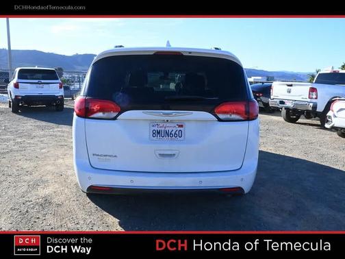 2018 Chrysler Pacifica Touring-L