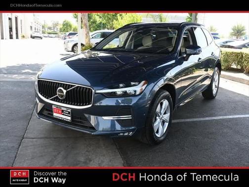 2022 Volvo XC60 B5 Momentum