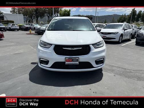 Bright White Clearcoat 2023 Chrysler Pacifica Touring L