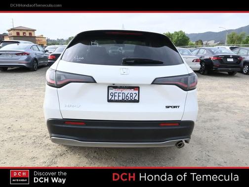 Platinum White Pearl 2023 Honda HR-V AWD Sport