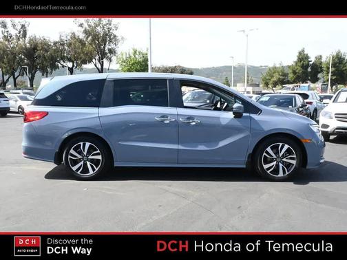 Sonic Gray Pearl 2023 Honda Odyssey Touring