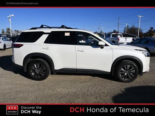 2024 Nissan Pathfinder SV FWD